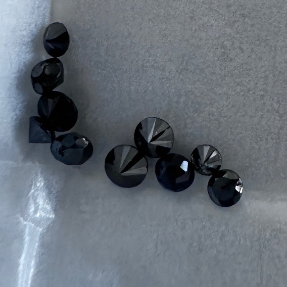 Source Unknown Jewelry - Irradiated black diamonds .50ctw